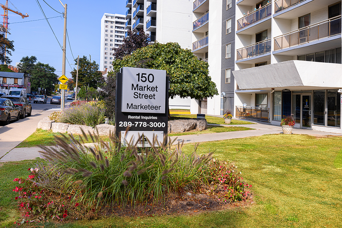 150 155 & 160 Market Street, Hamilton, ON L8R 3H6 — photo 1