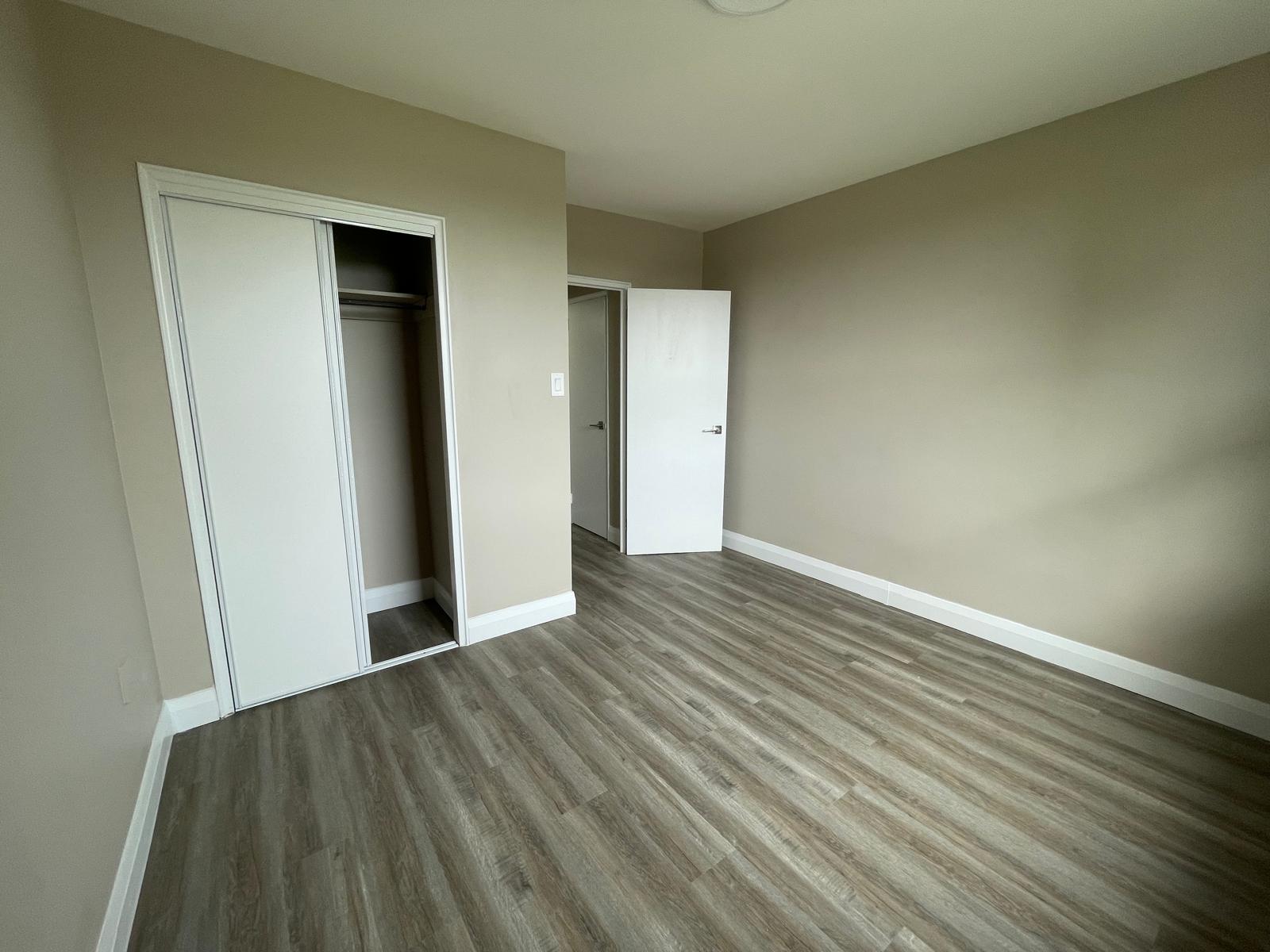 50 Eccleston Drive, Toronto, ON M4A 1K8 — photo 2