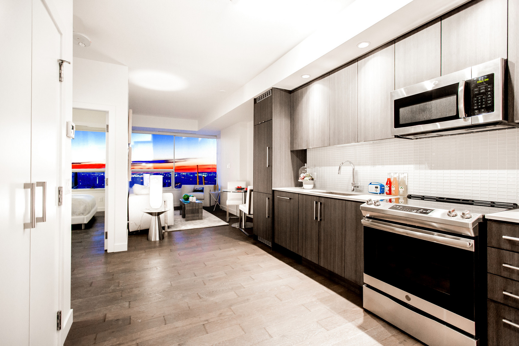 SKY Residences - Photo 11
