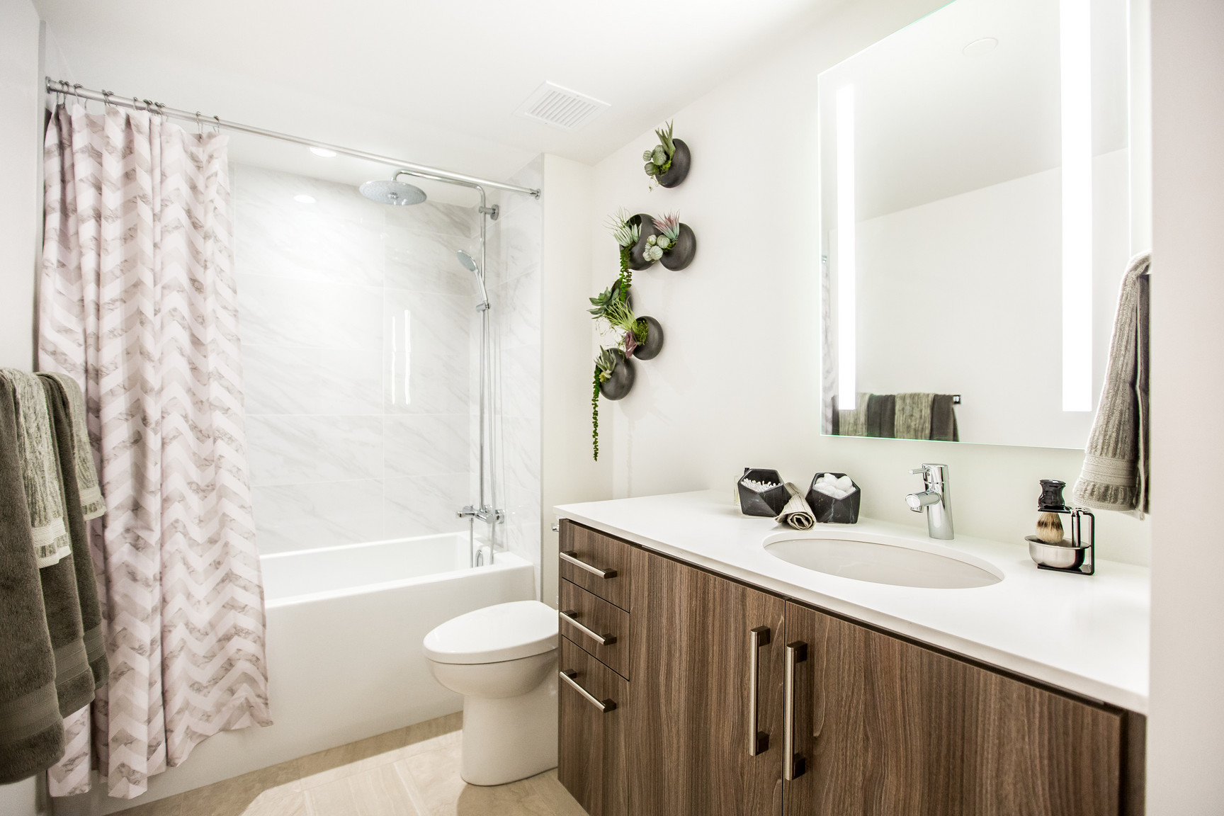 SKY Residences - Photo 13