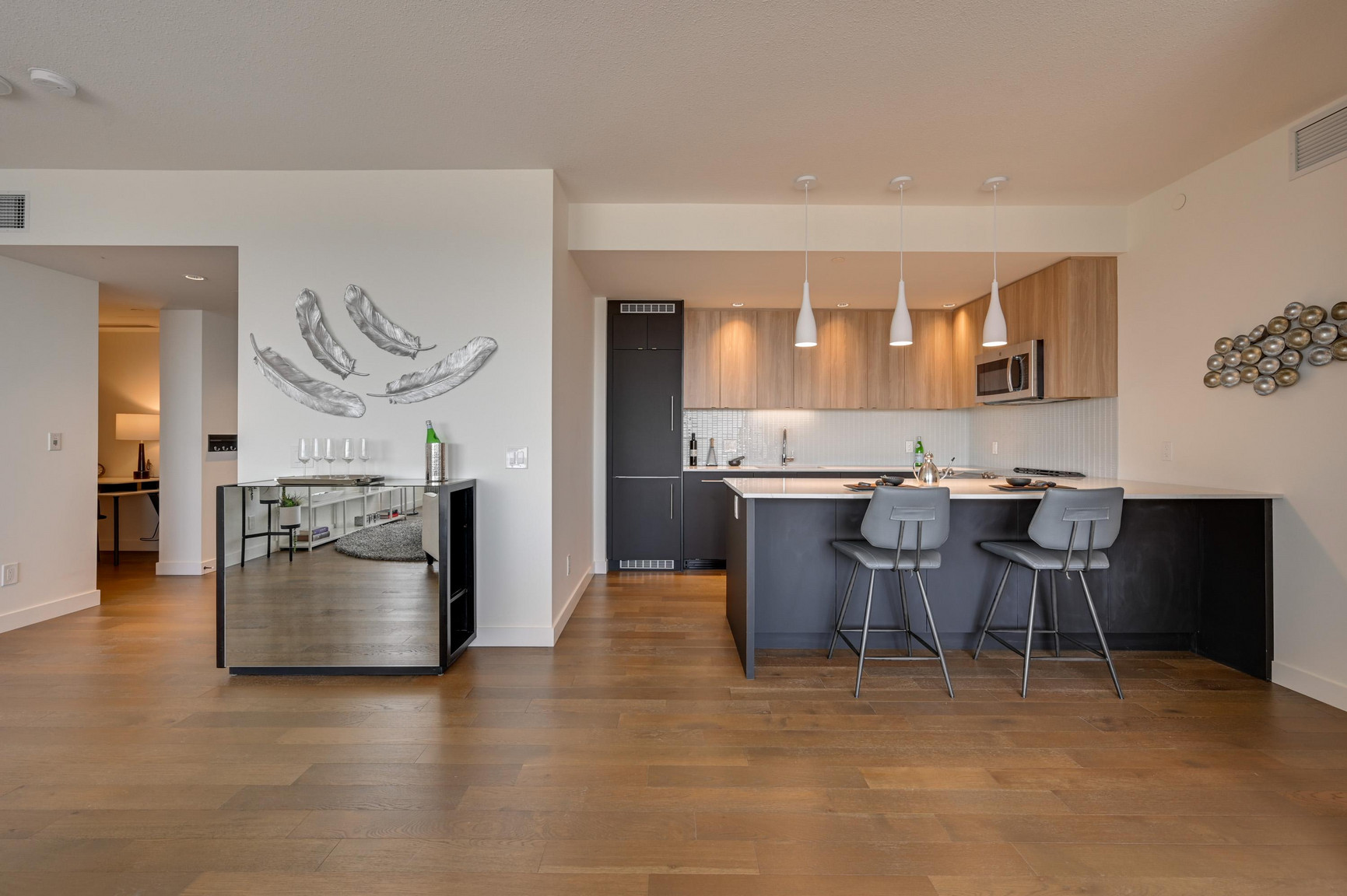 SKY Residences - Photo 5