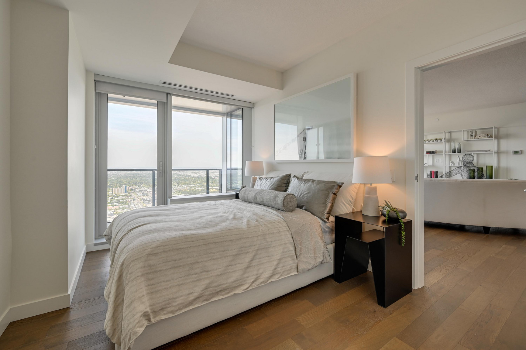 SKY Residences - Photo 6