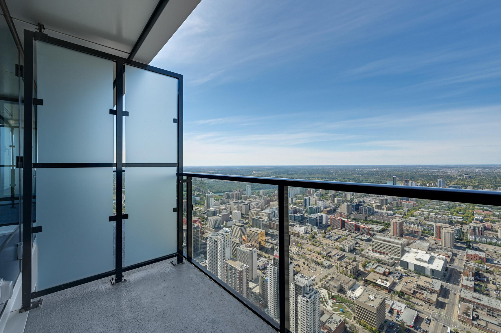 SKY Residences - Photo 27