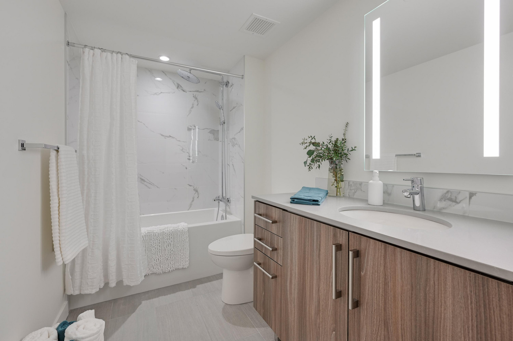 SKY Residences - Photo 23