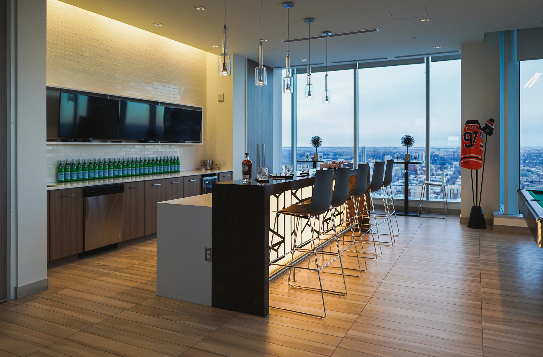 SKY Residences - Photo 30
