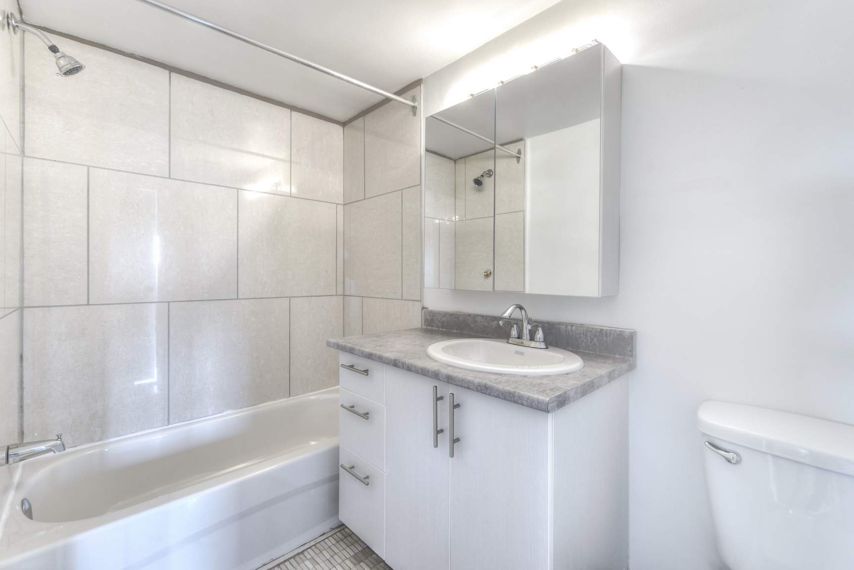 1150 Côte-Vertu - Photo 3