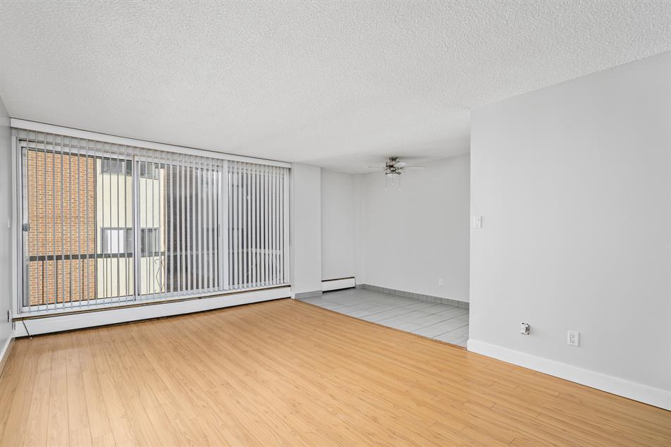 Park Royal Apartments - Photo 5