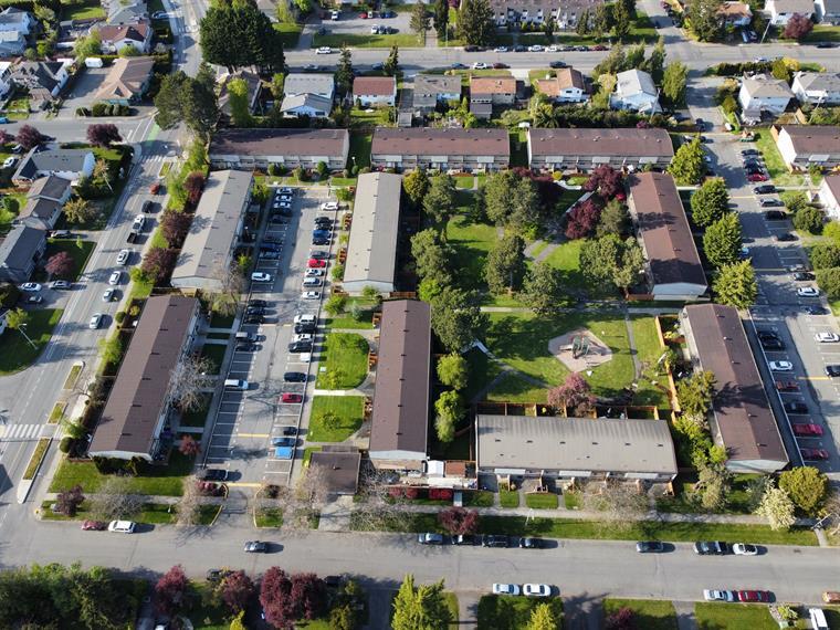 Pinewood Estates Townhouses - Photo 3