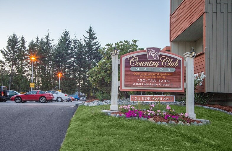 Country Club Manor