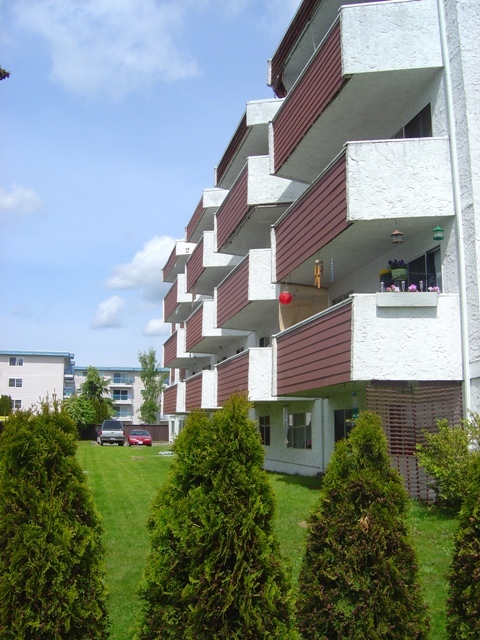 Wild Rose Apartments