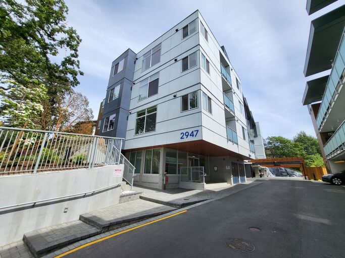 Sky & Oak Apartments