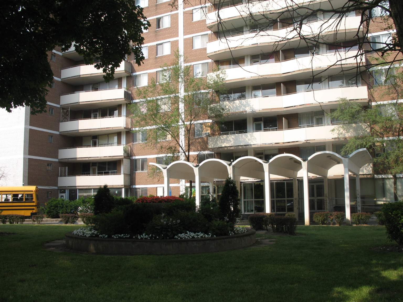 Rosslyn Residences - Photo 9