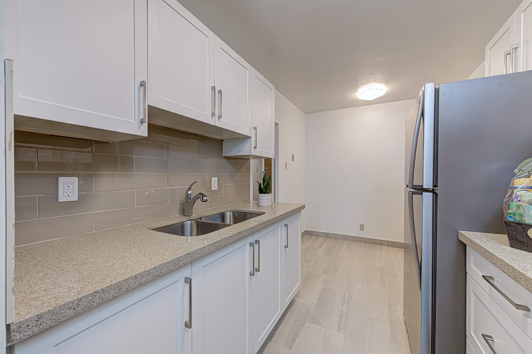 Holly Square Apartments - Photo 6