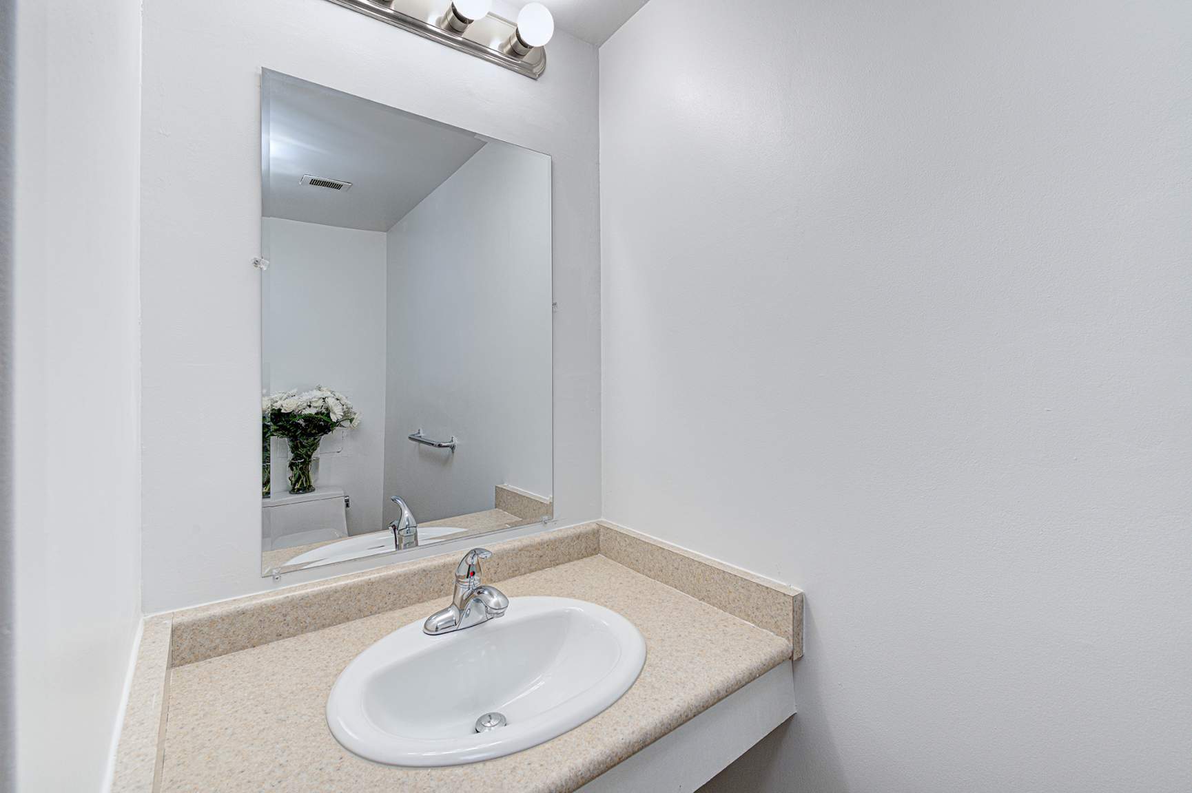 Holly Square Apartments - Photo 25