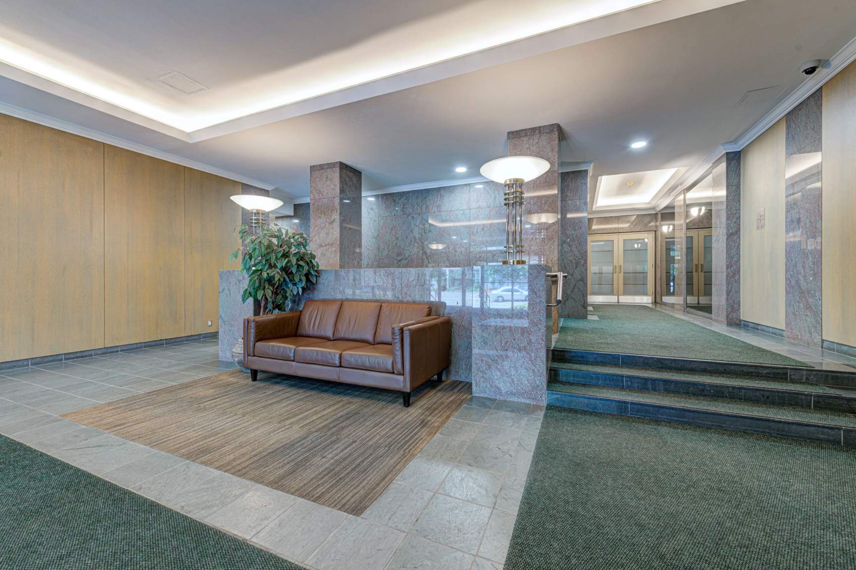 Holly Square Apartments - Photo 2