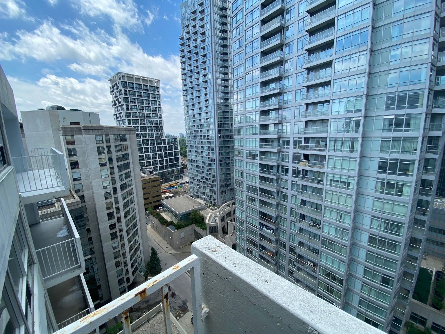 Holly Square Apartments - Photo 33