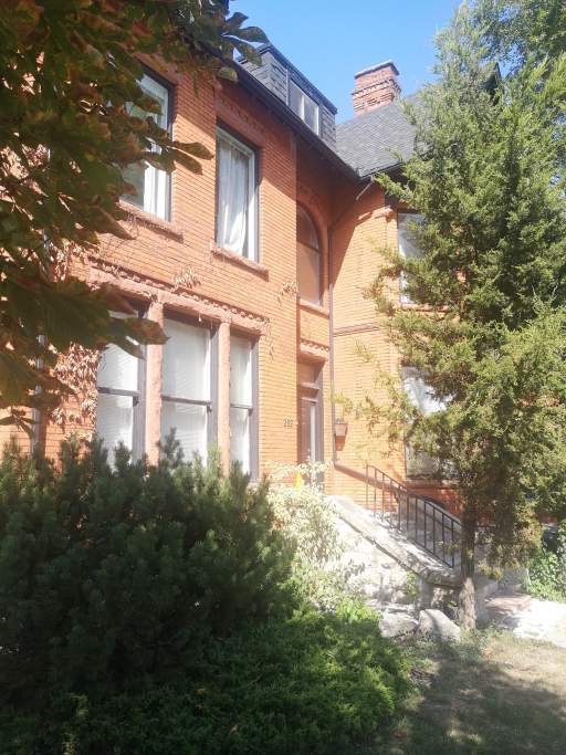 202-262 James St. S.