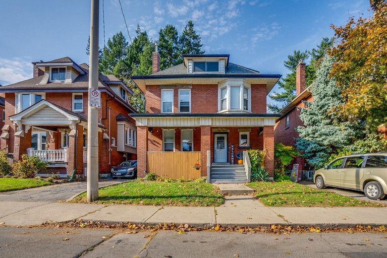 200 Holton Ave South 