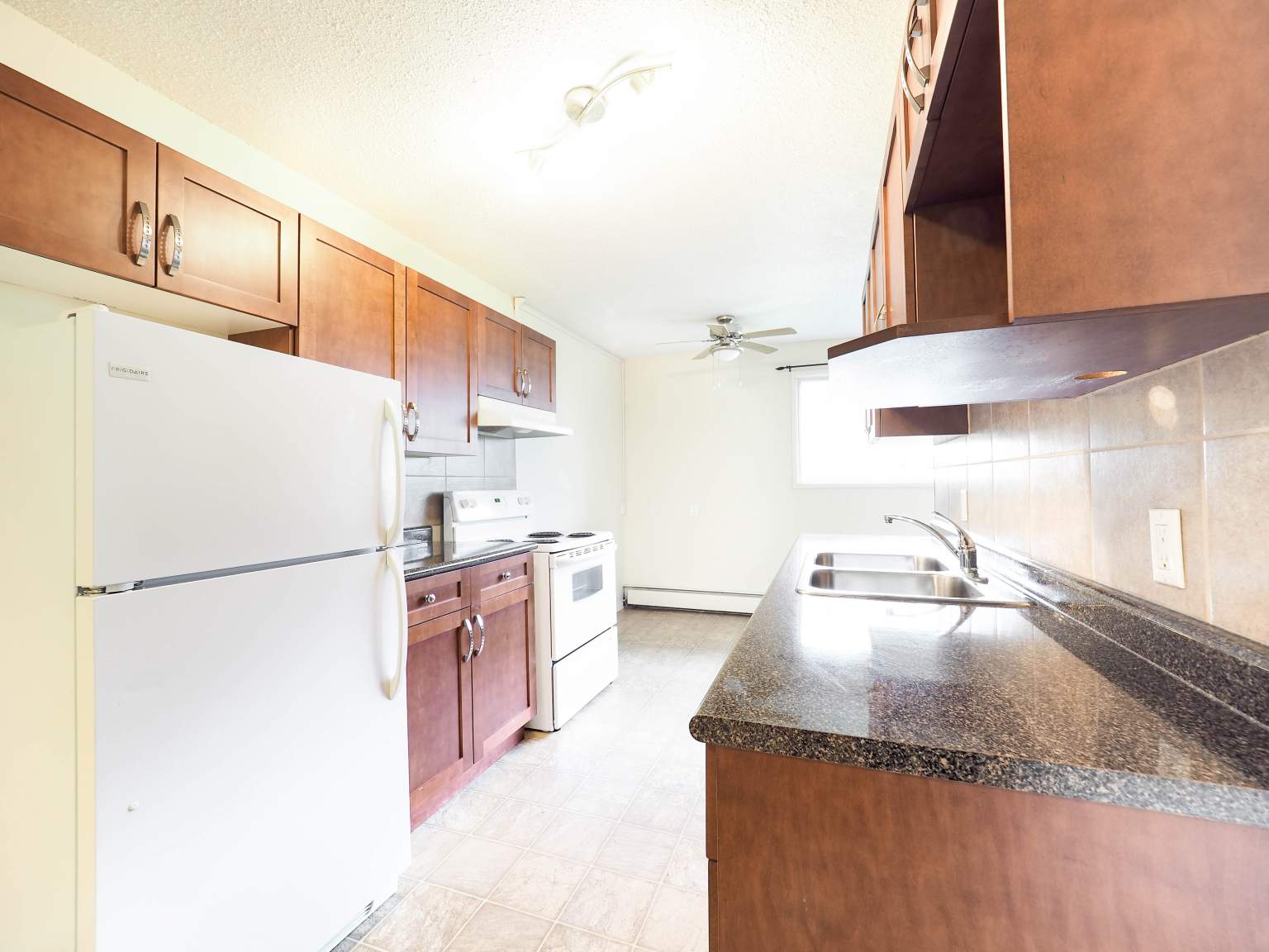 Elm Tree Place - Photo 4