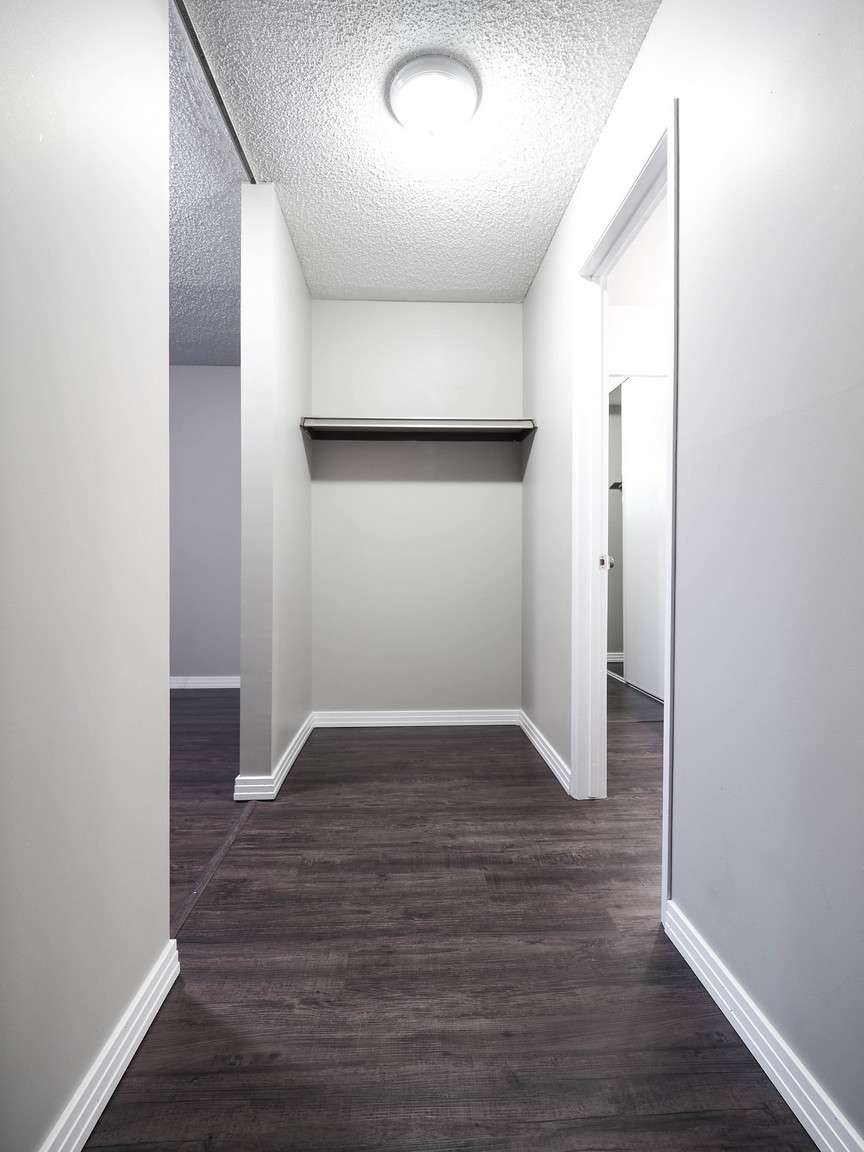 Pineridge Apartments - Photo 5