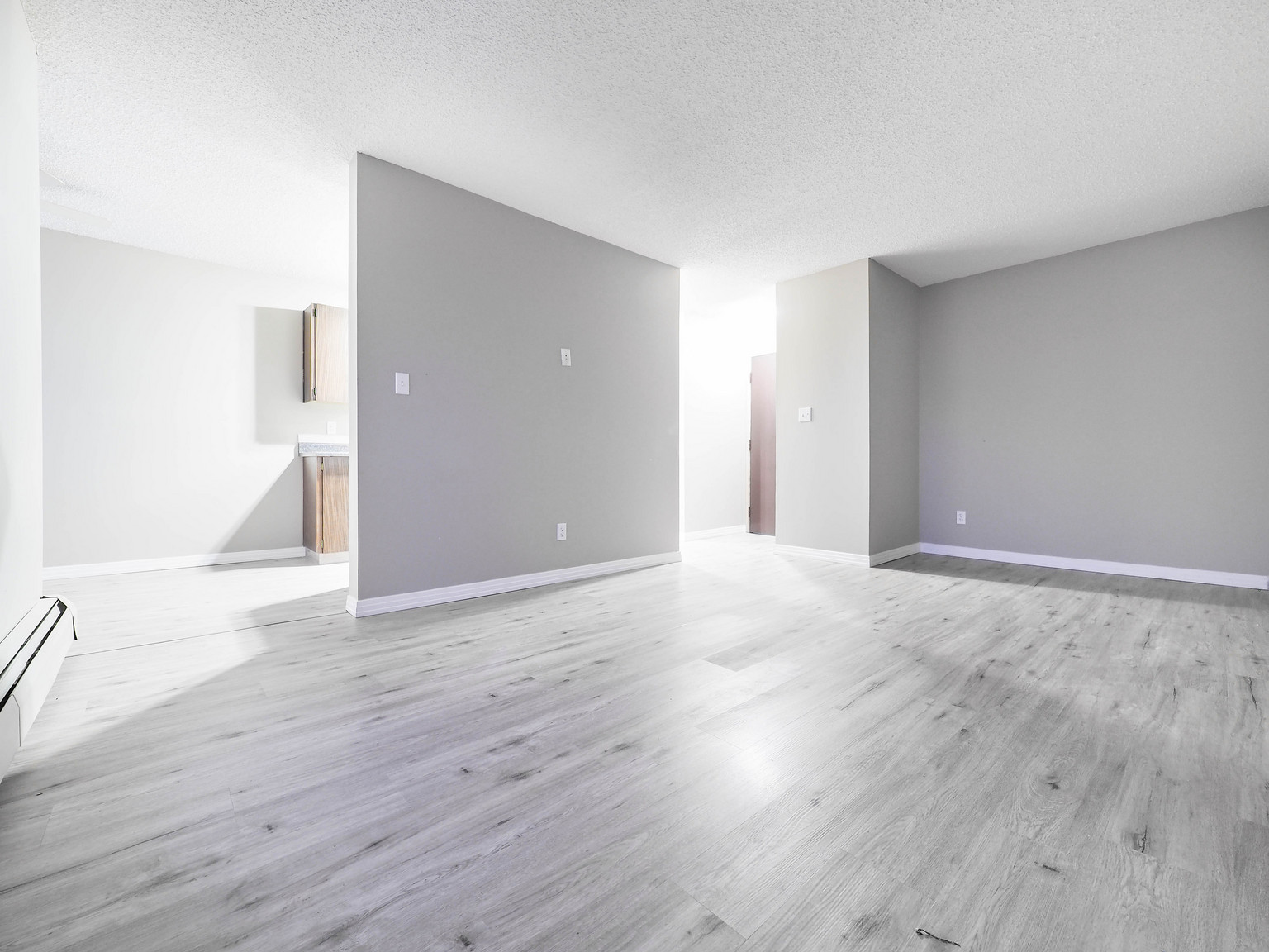 Richmond Arms Apartments - Photo 3