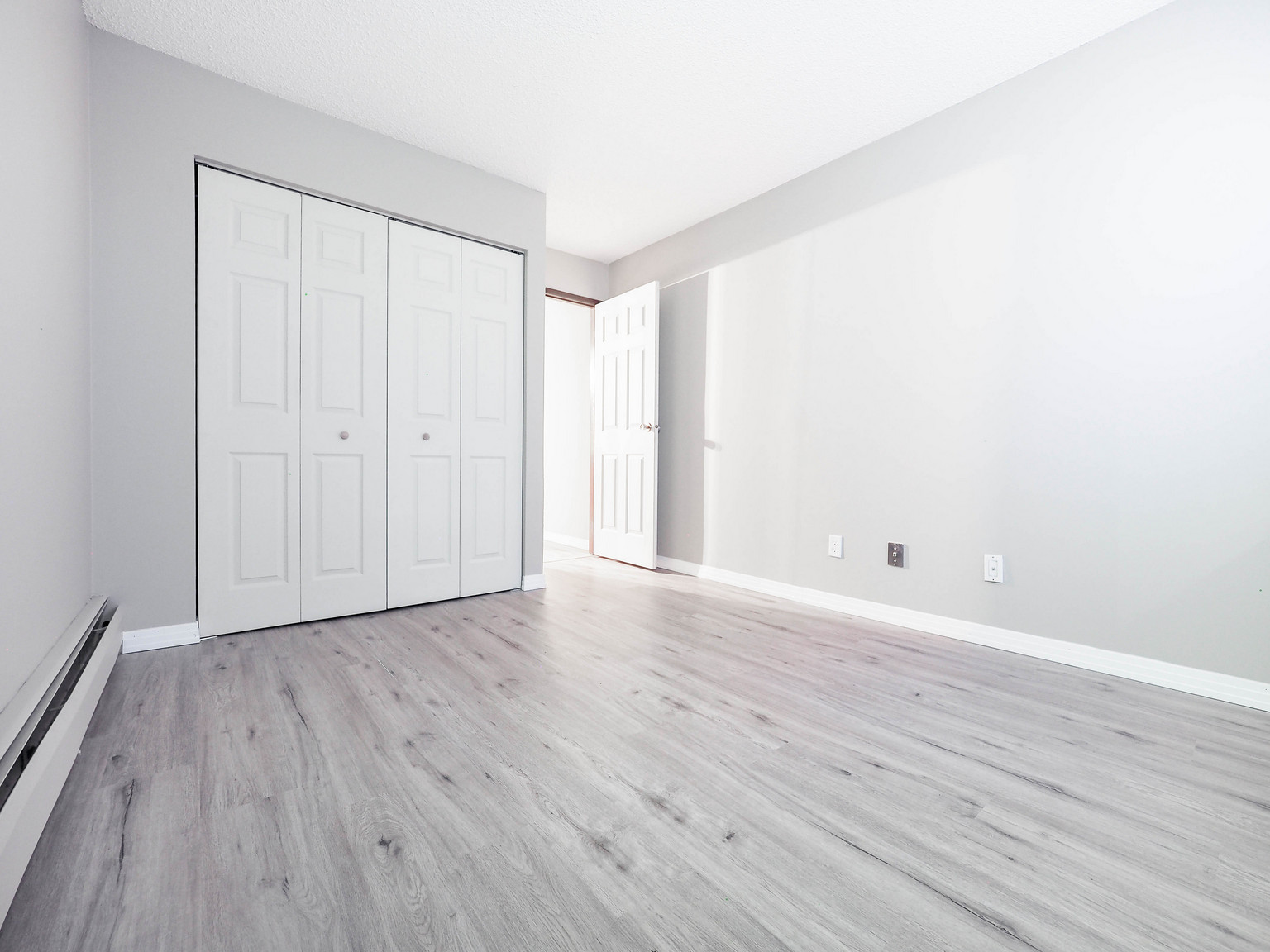 Richmond Arms Apartments - Photo 5