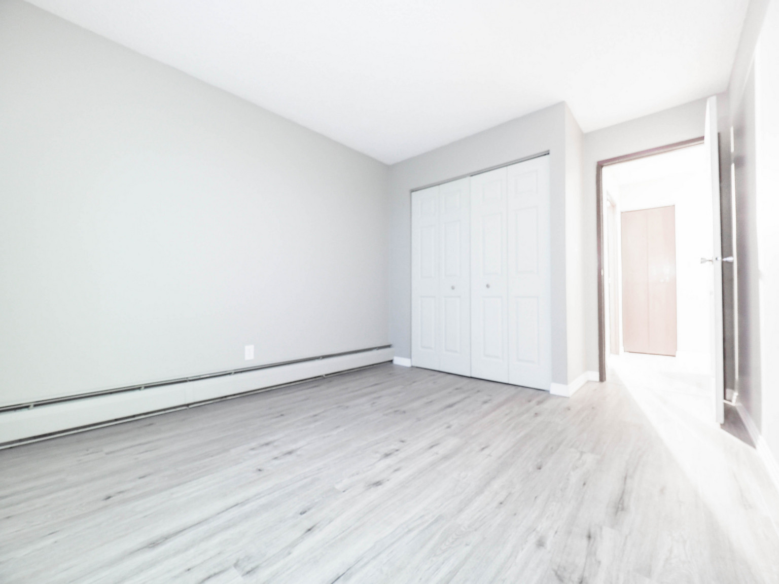Richmond Arms Apartments - Photo 4