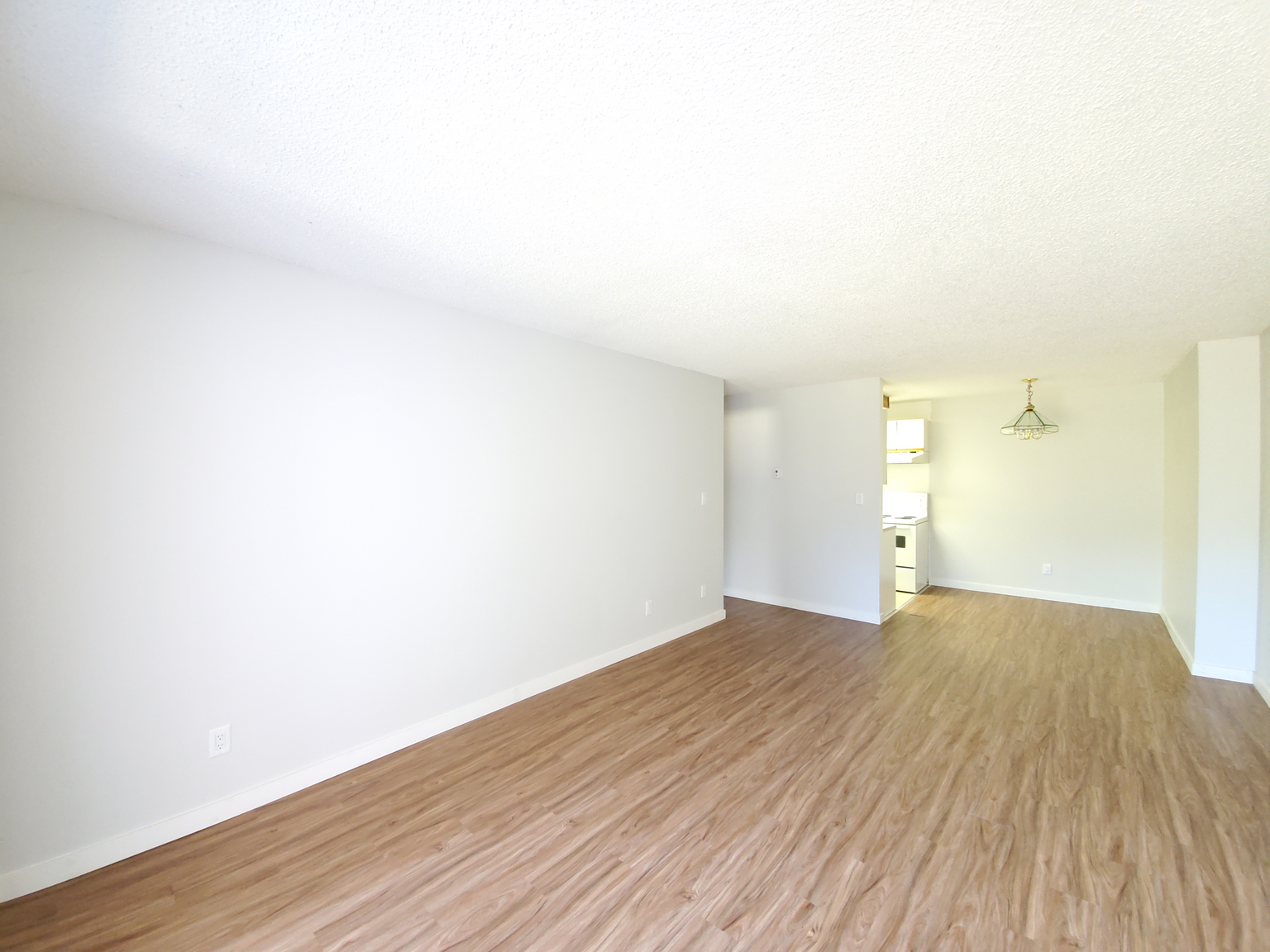 Tiffany Place - Photo 3