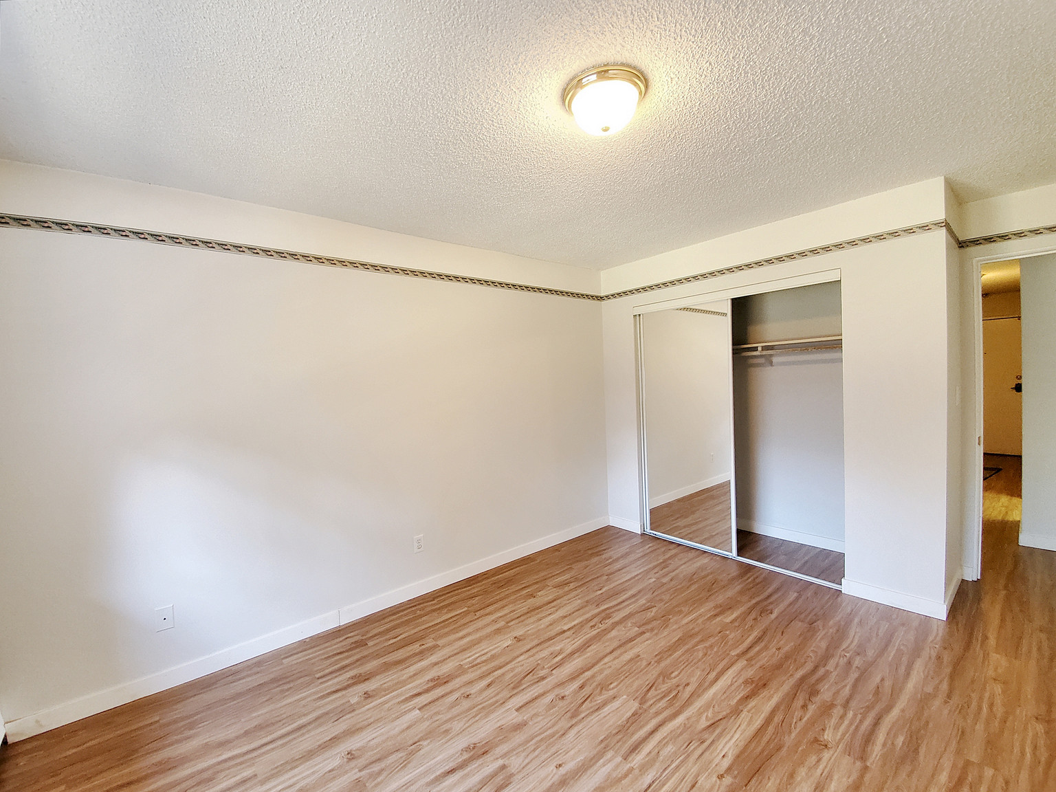 Tiffany Place - Photo 4
