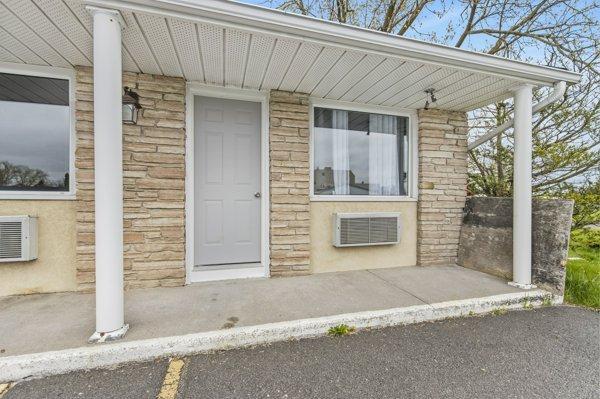Kingston Crest Residence - Photo 8