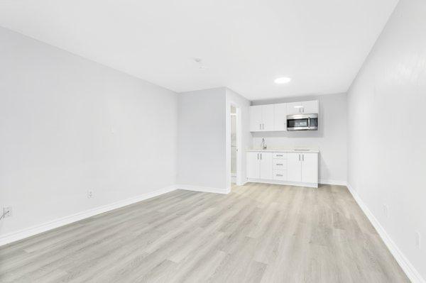 Kingston Crest Residence - Photo 12