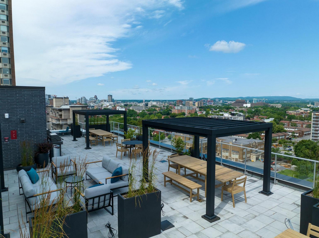 WHERE CITY LIVING MEETS NATURAL CONNECTION.