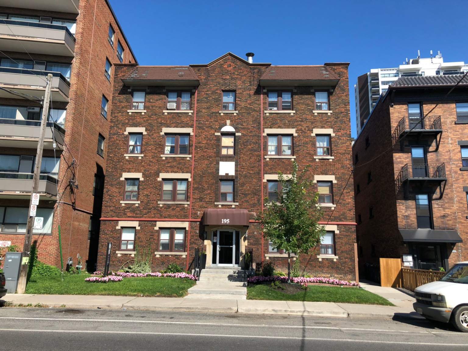 195 Vaughan Road - Photo 2
