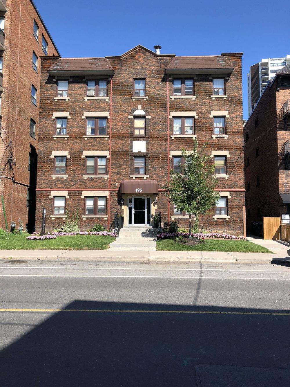 195 Vaughan Road