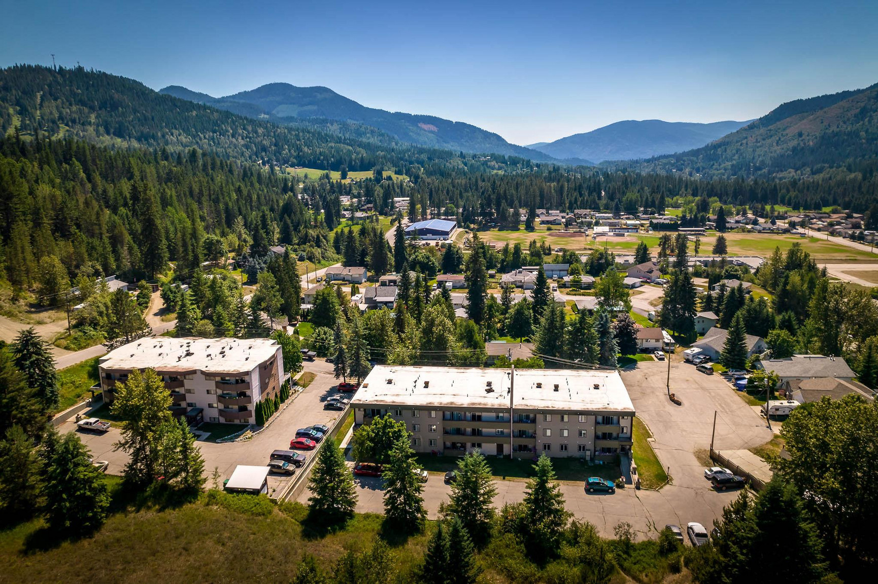 Redwood Apartments 118 Highliving Properties Ltd.