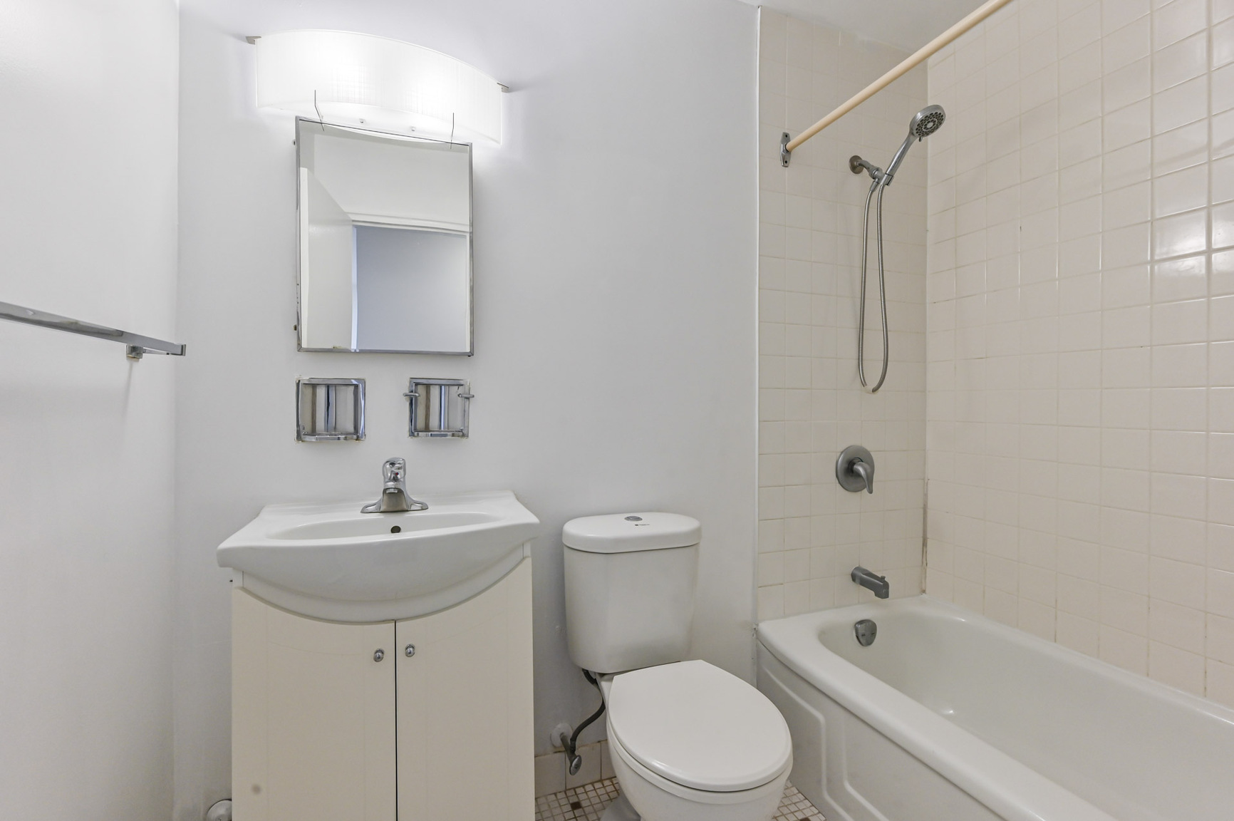 Davisville Tower - Photo 6
