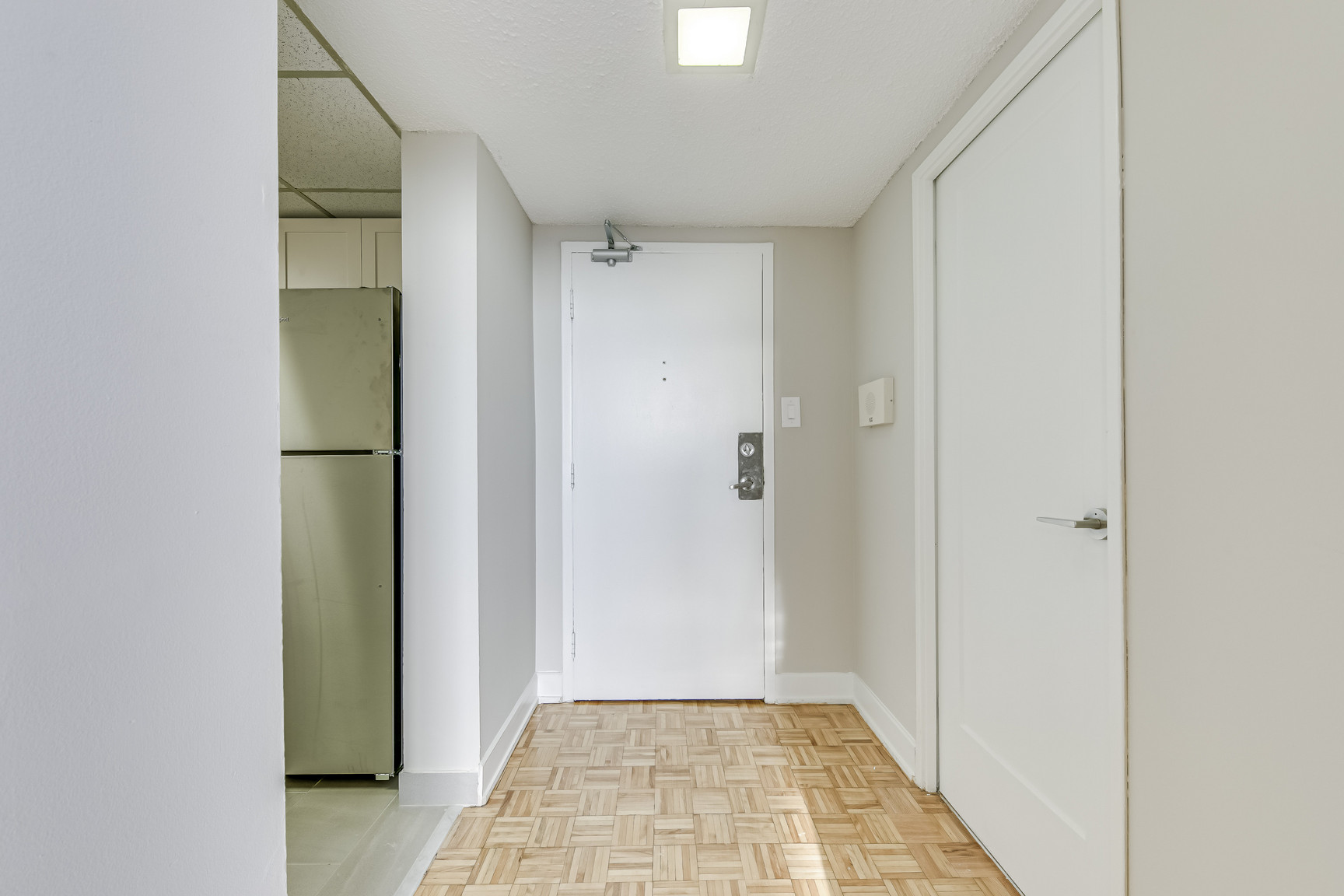 Premier Court Apartments - Photo 5