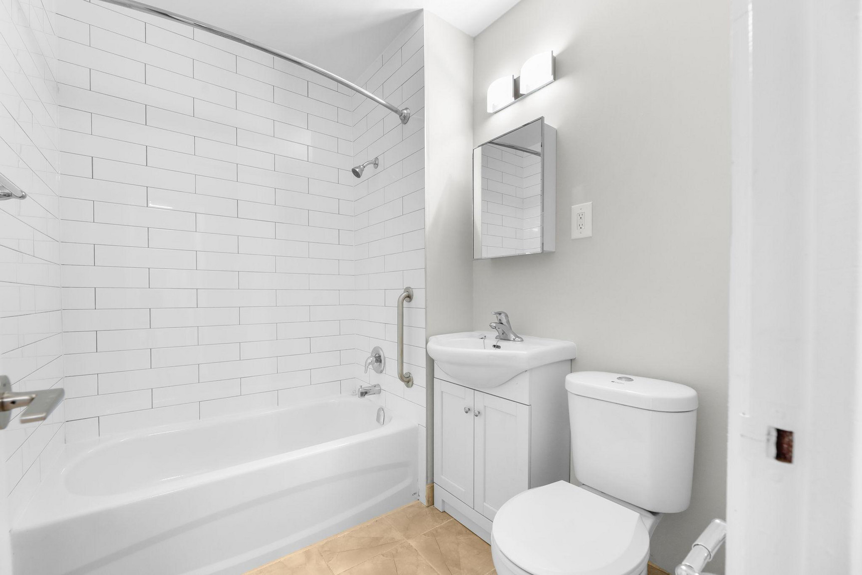 South Grand Apartments - Photo 5