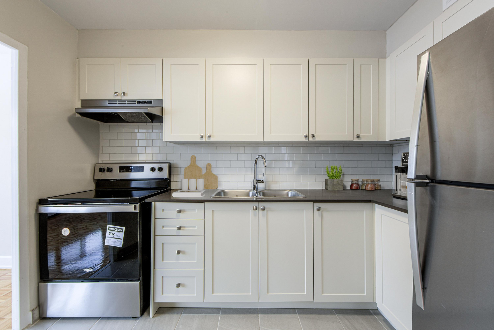 Esterbrooke Apartments - Photo 2