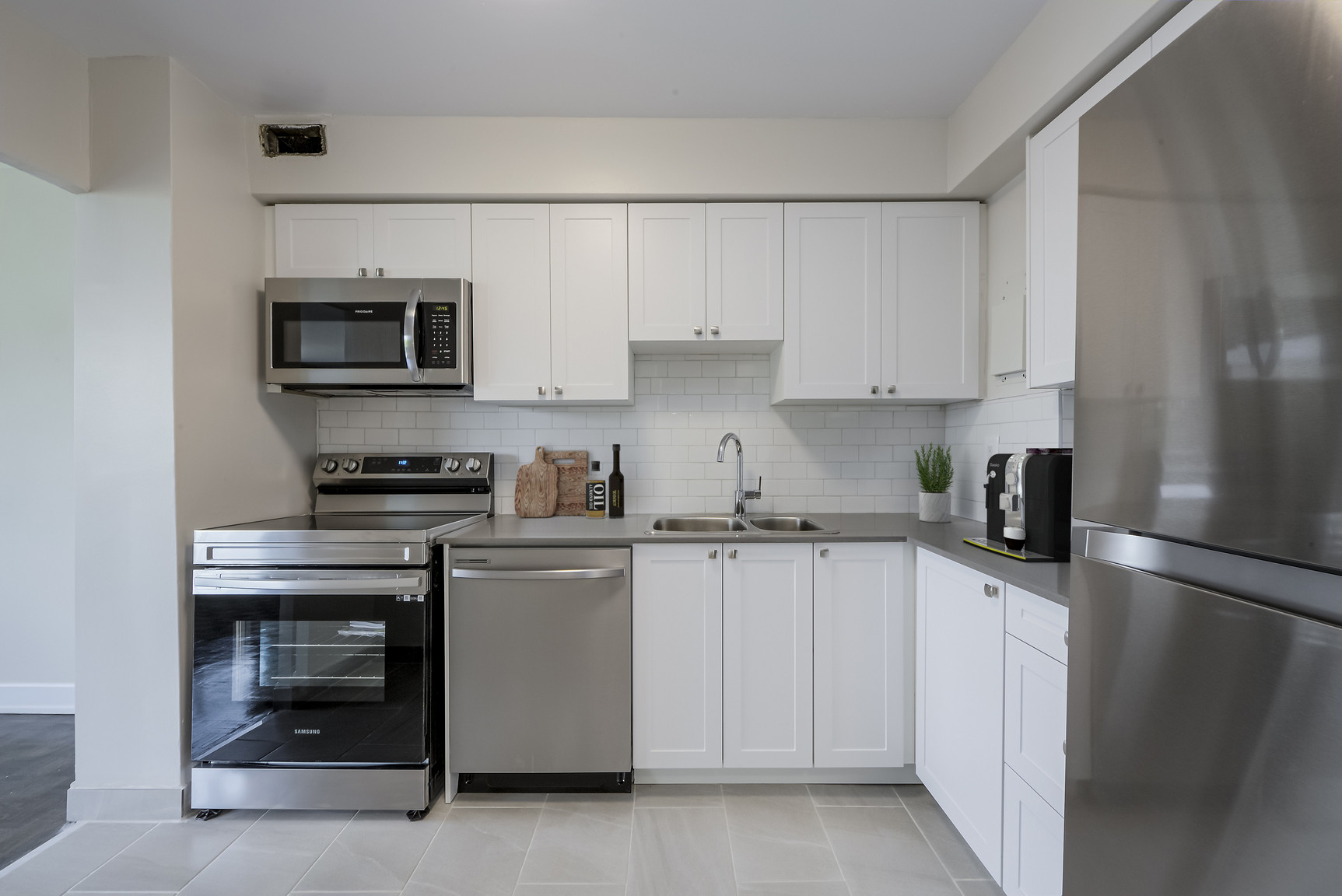 40 Delisle Apartments - Photo 2
