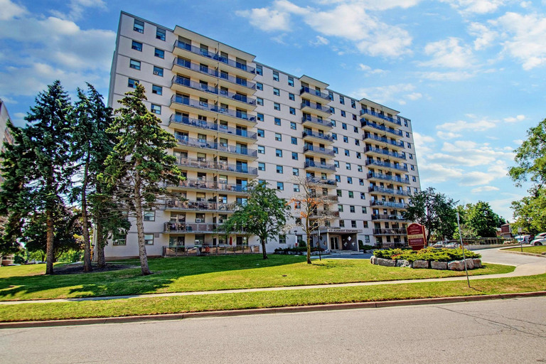 Aldershot Apartment Exterior