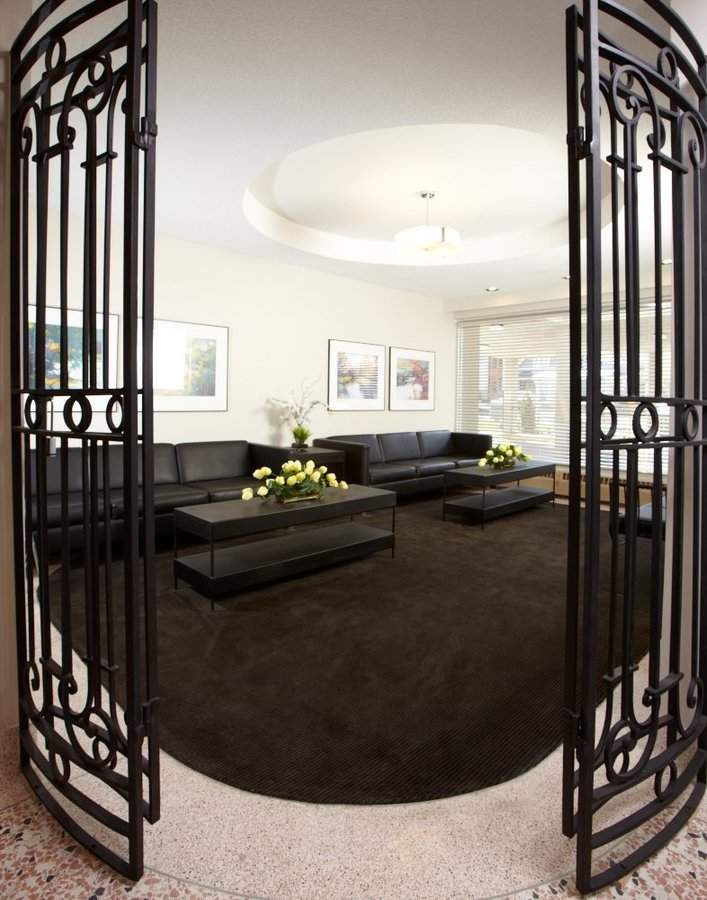 Royale Apartments - Photo 5