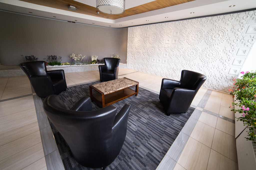 Apartment for rent at 20 Fontenay Court - Photo 3