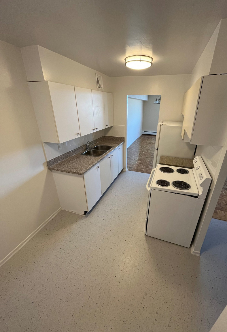 625 Finch Avenue West - Photo 12