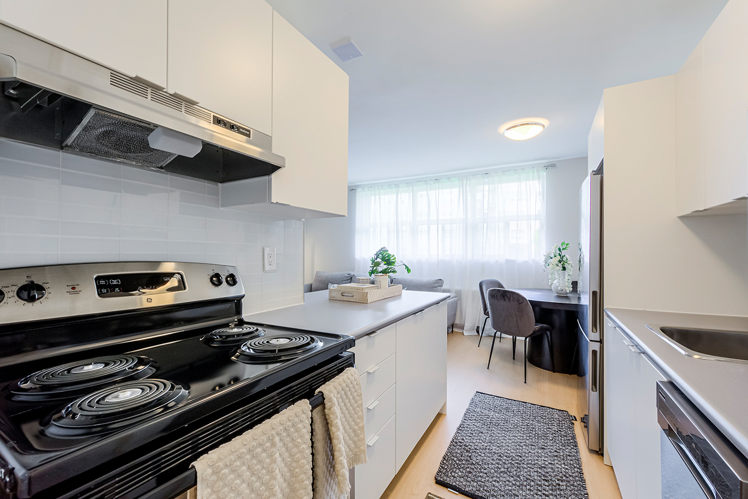 746 Midland Avenue - Photo 3