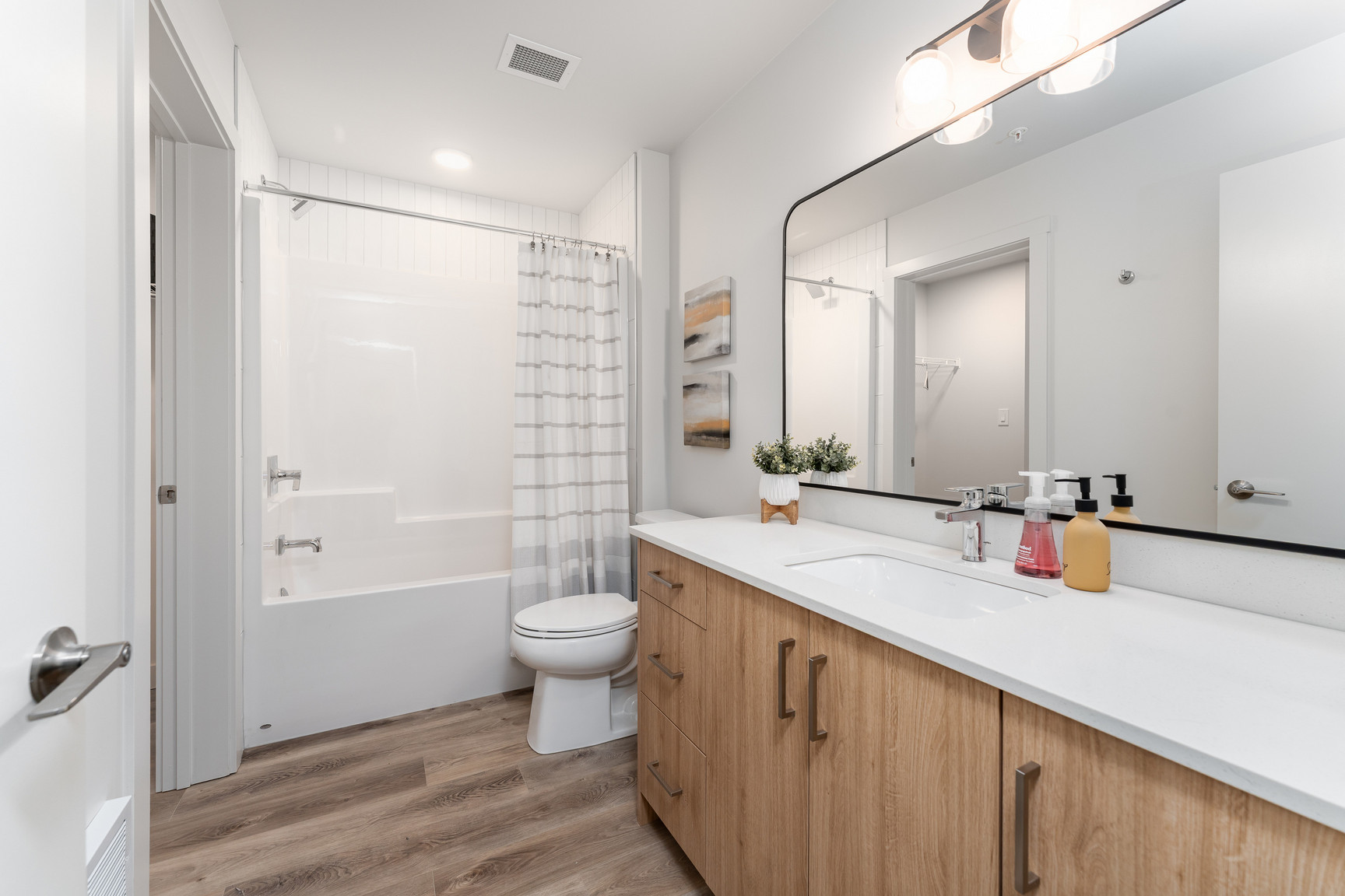 49 West - Photo 55