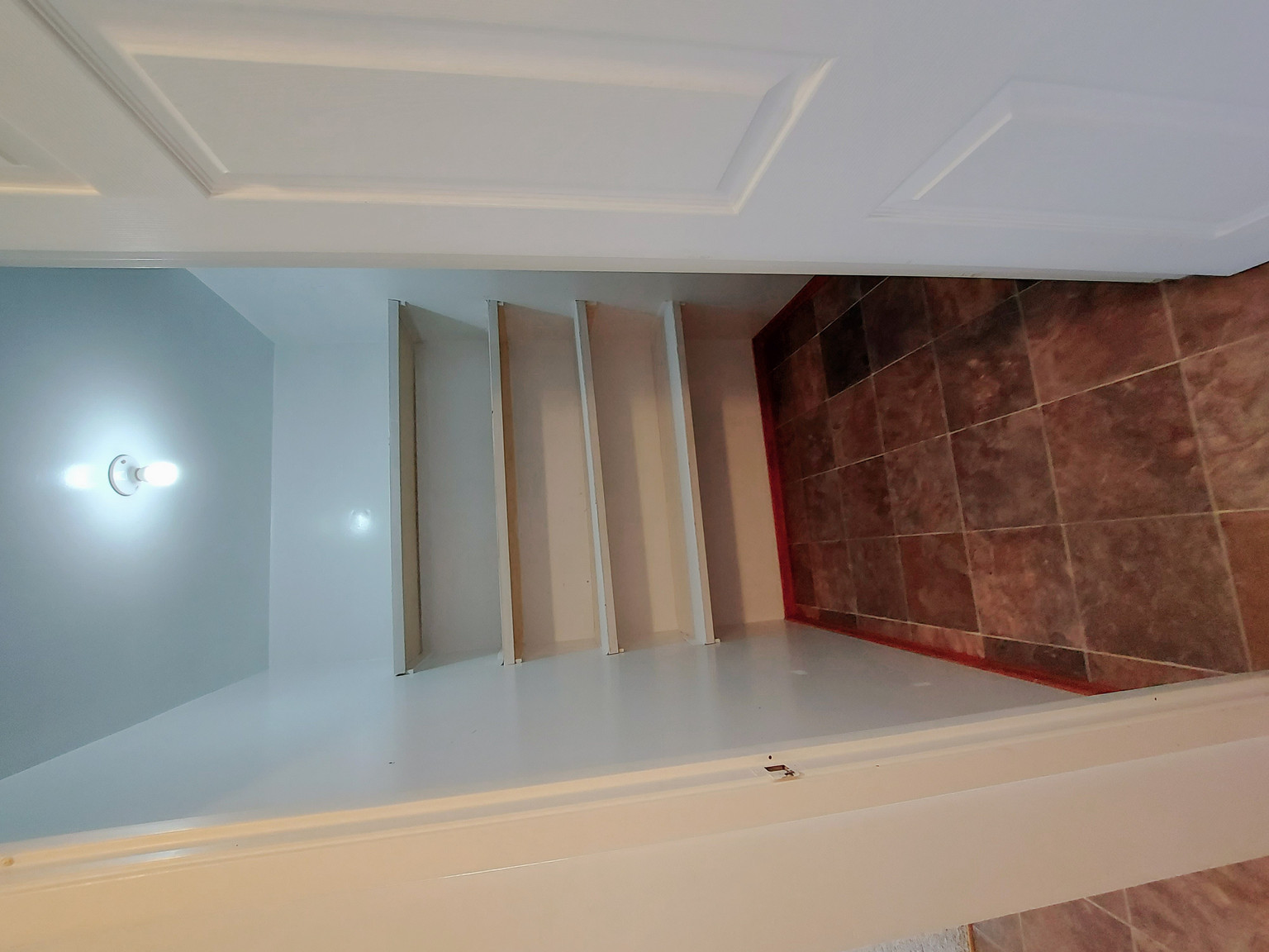 Birch Manor - 310 Clarence Avenue South - Photo 10