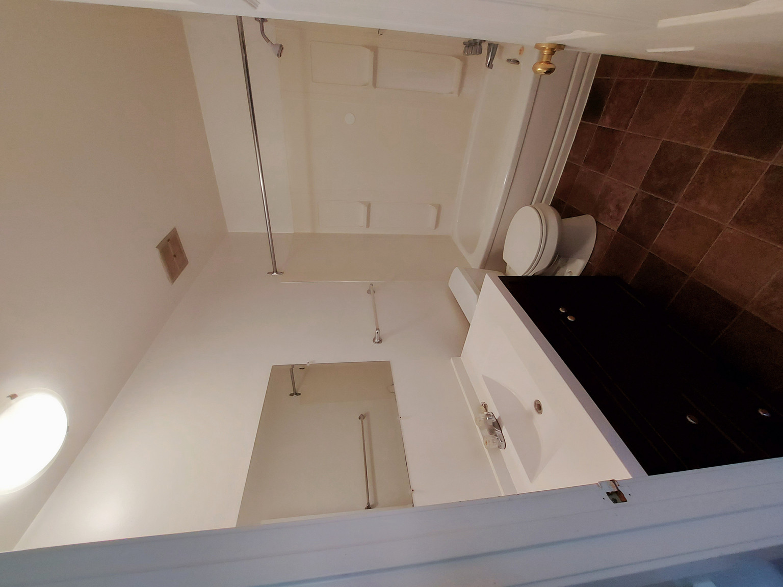 Birch Manor - 310 Clarence Avenue South - Photo 12