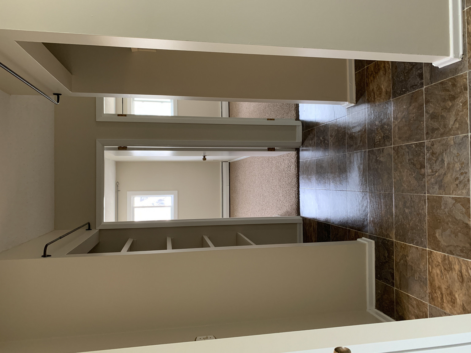 Birch Manor - 310 Clarence Avenue South - Photo 2