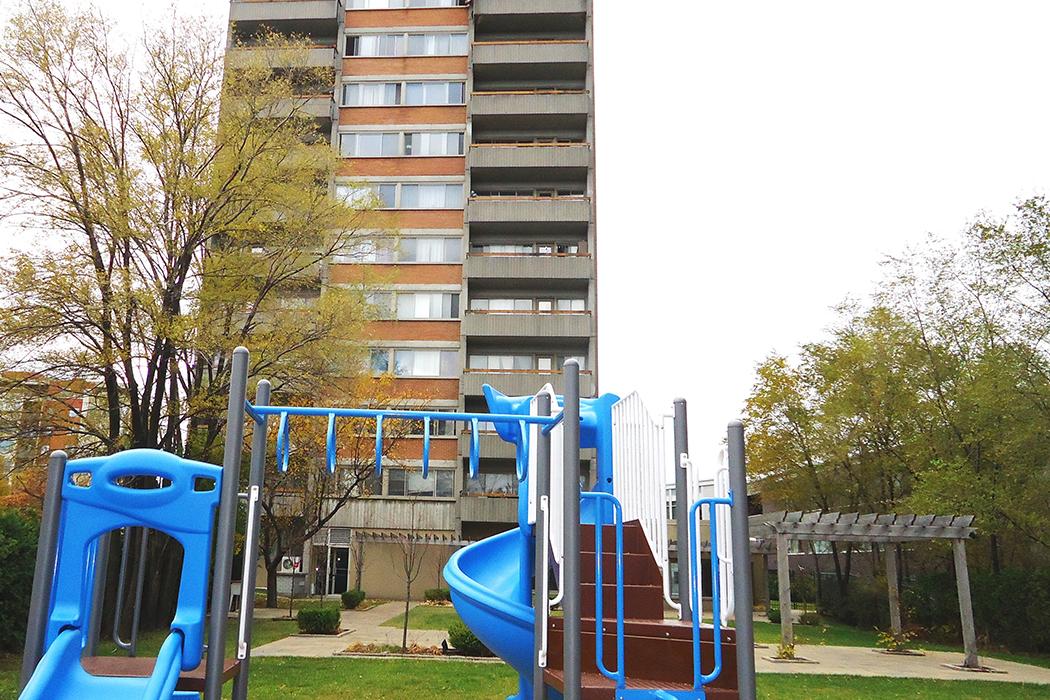 135 Place Côte-Vertu - Photo 22